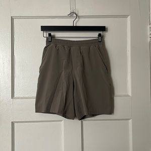Lululemon mens pace breaker 7 inch inseam lined shorts